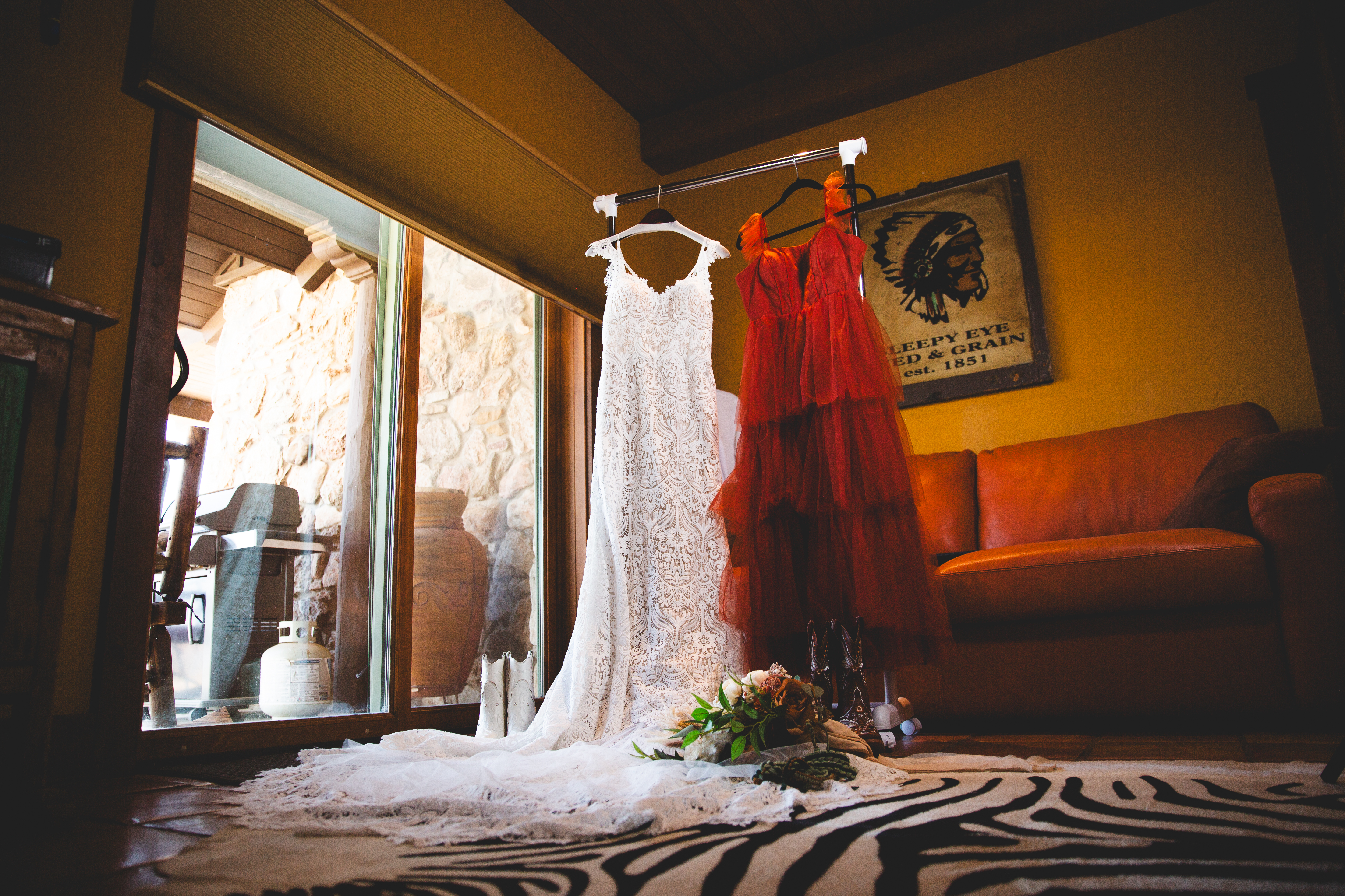 amarillo wedding photographer Dave Ramos photography palo duro canyon wedding doves rest cabin