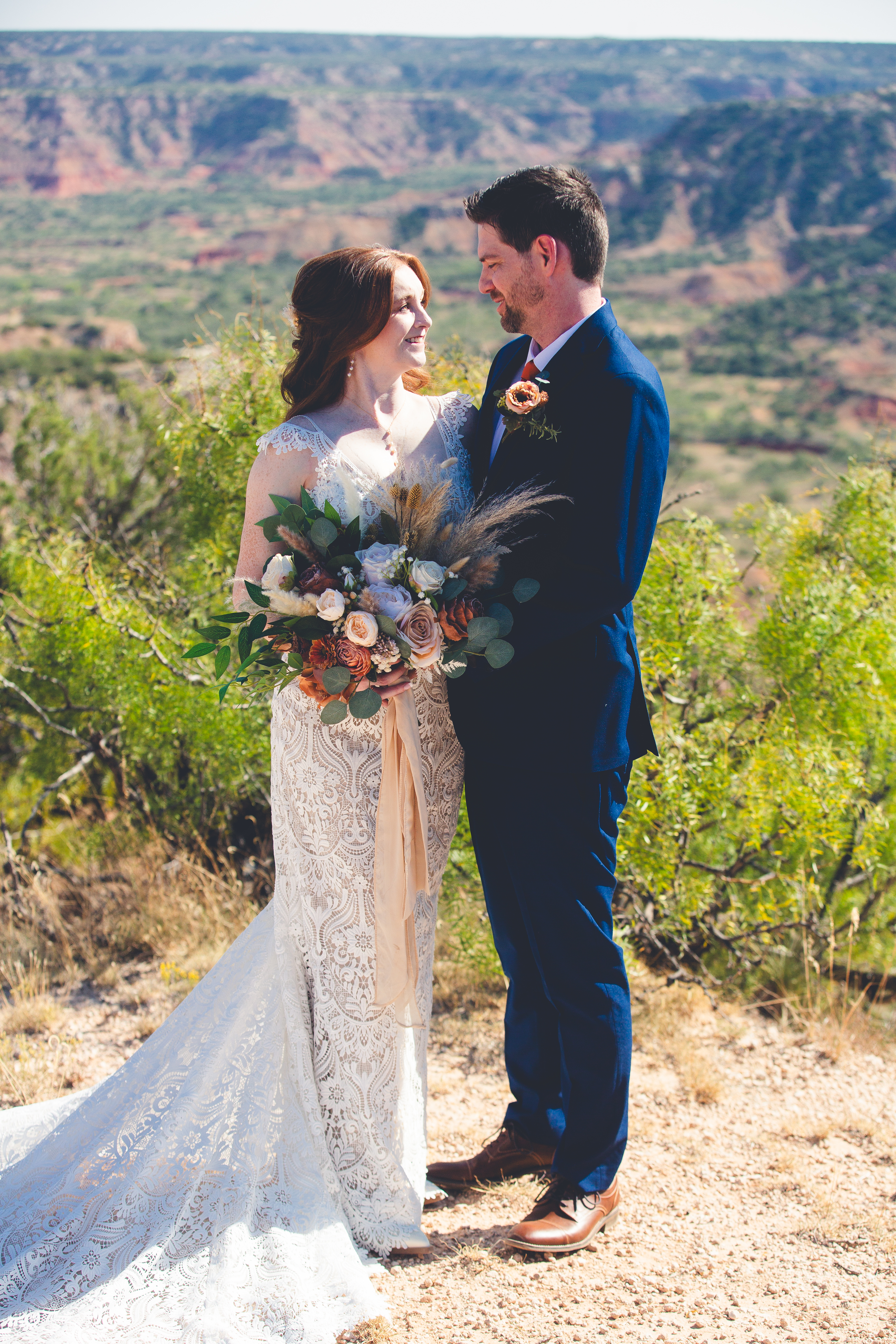 amarillo wedding photographer Dave Ramos photography palo duro canyon wedding doves rest cabin