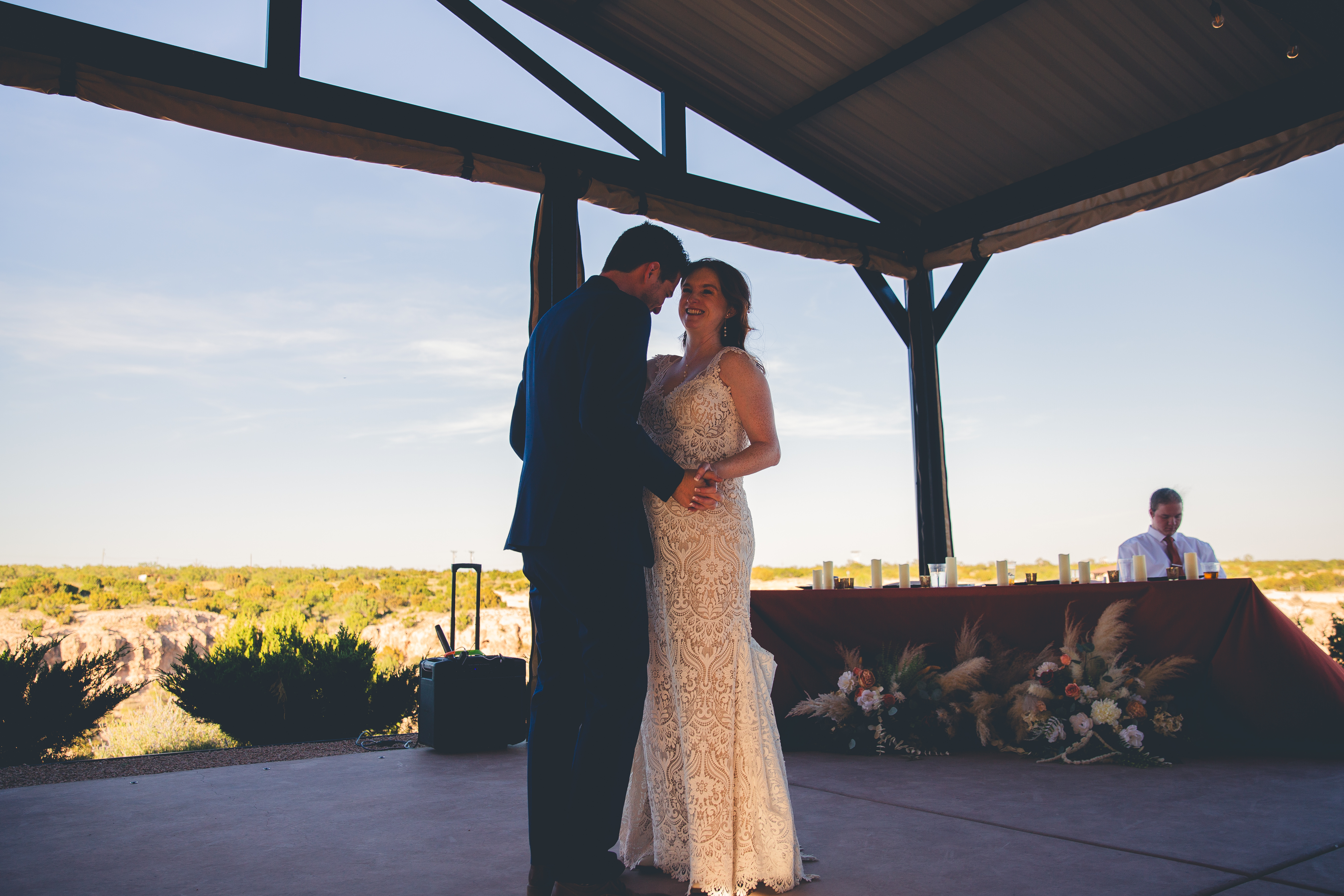amarillo wedding photographer Dave Ramos photography palo duro canyon wedding doves rest cabin