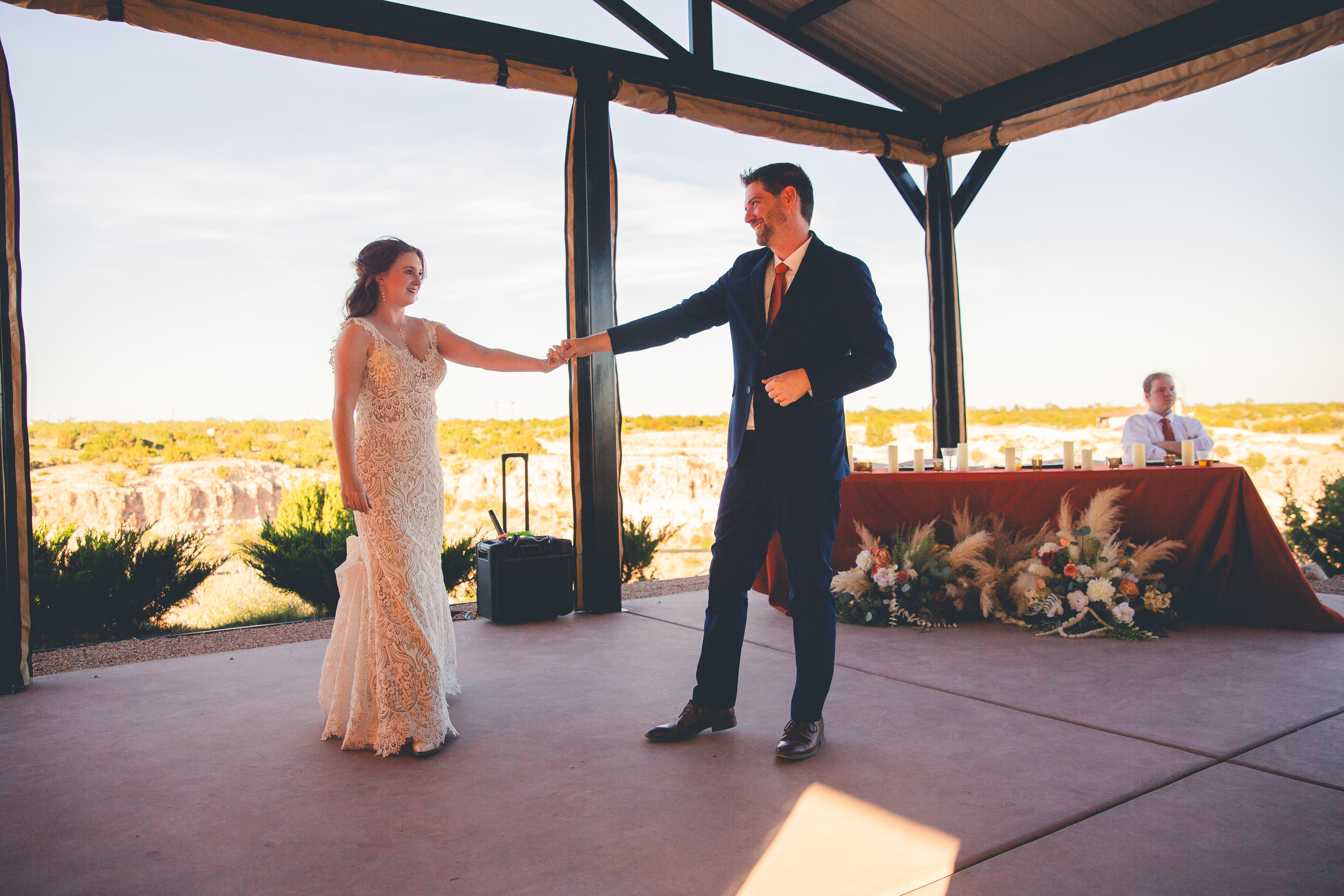 amarillo wedding photographer Dave Ramos photography palo duro canyon wedding doves rest cabin